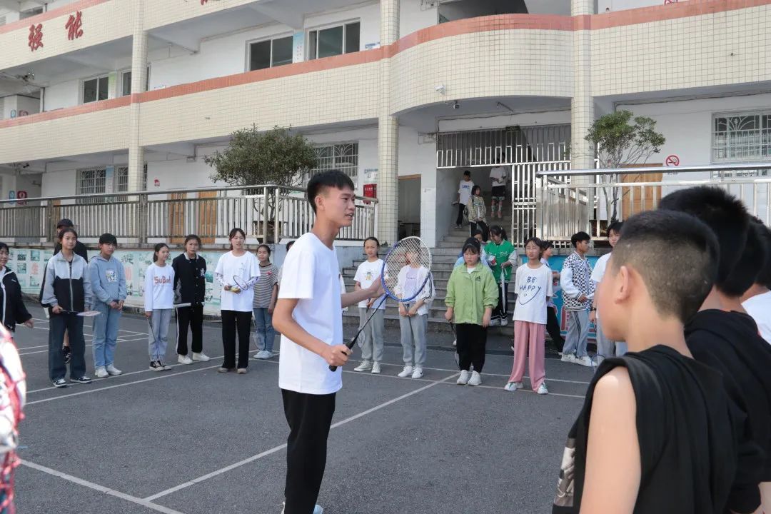 校方领导表示会继续加强和当地的联系